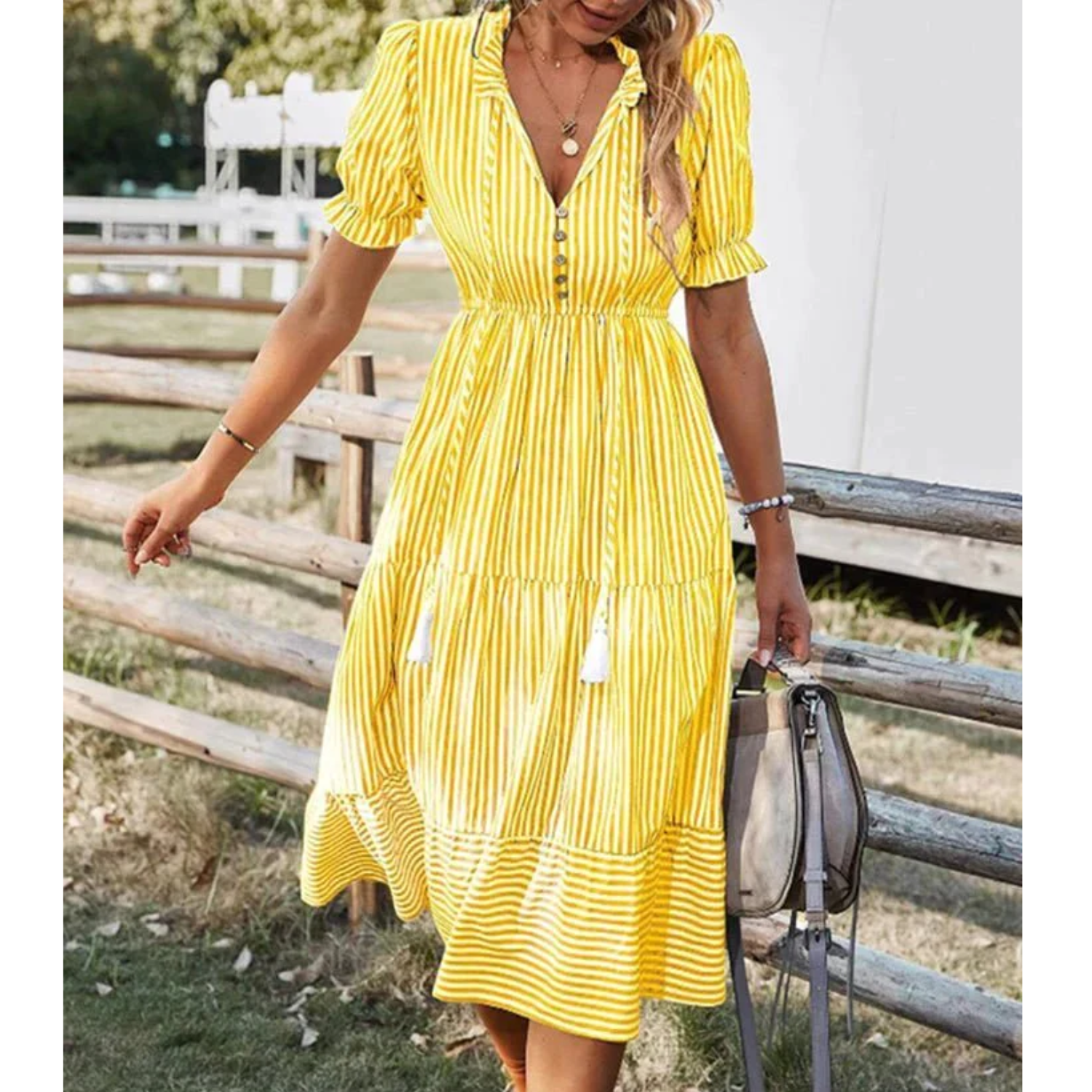 Dames Luchtige gestreepte zomerjurk met knoopsluiting | Midi