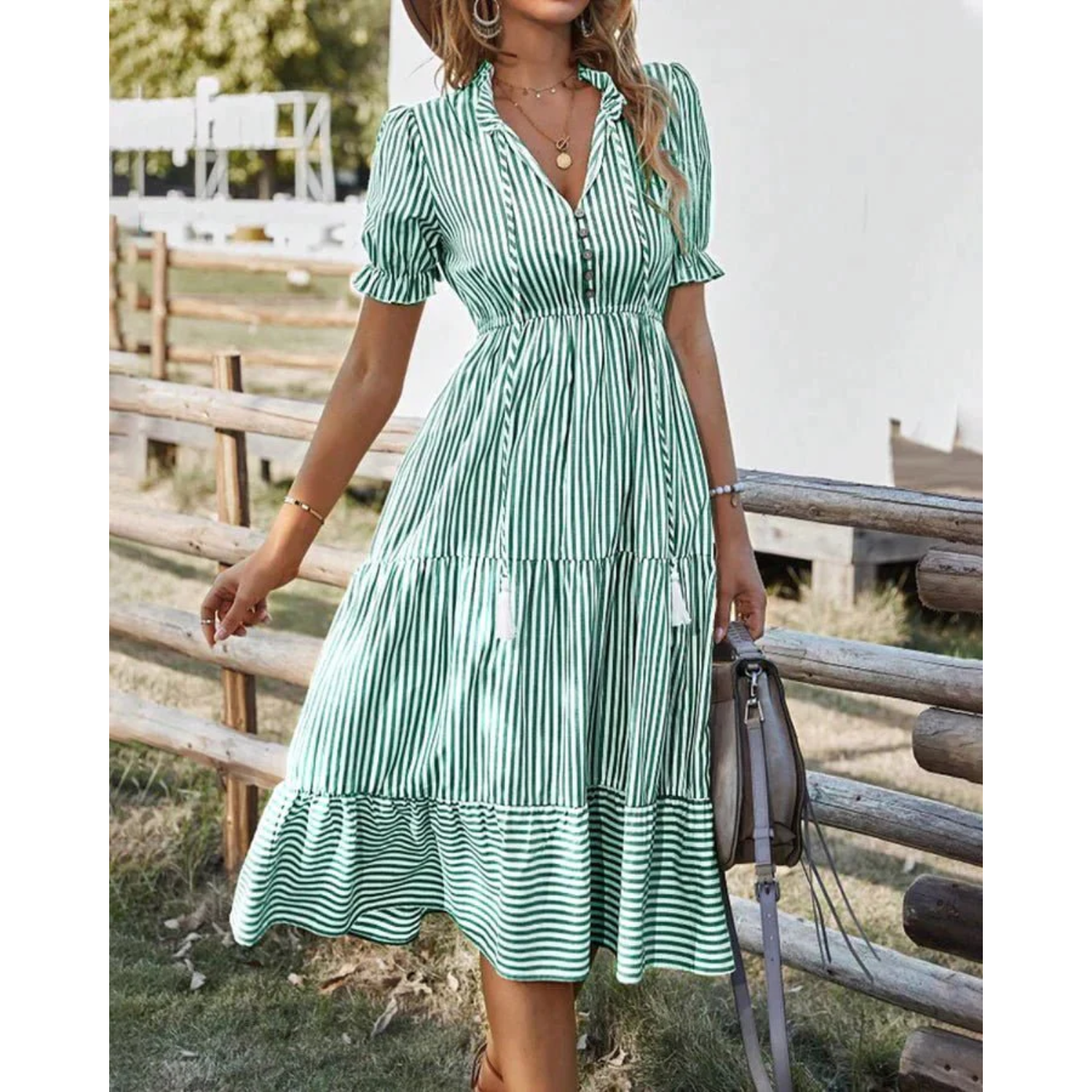 Dames Luchtige gestreepte zomerjurk met knoopsluiting | Midi