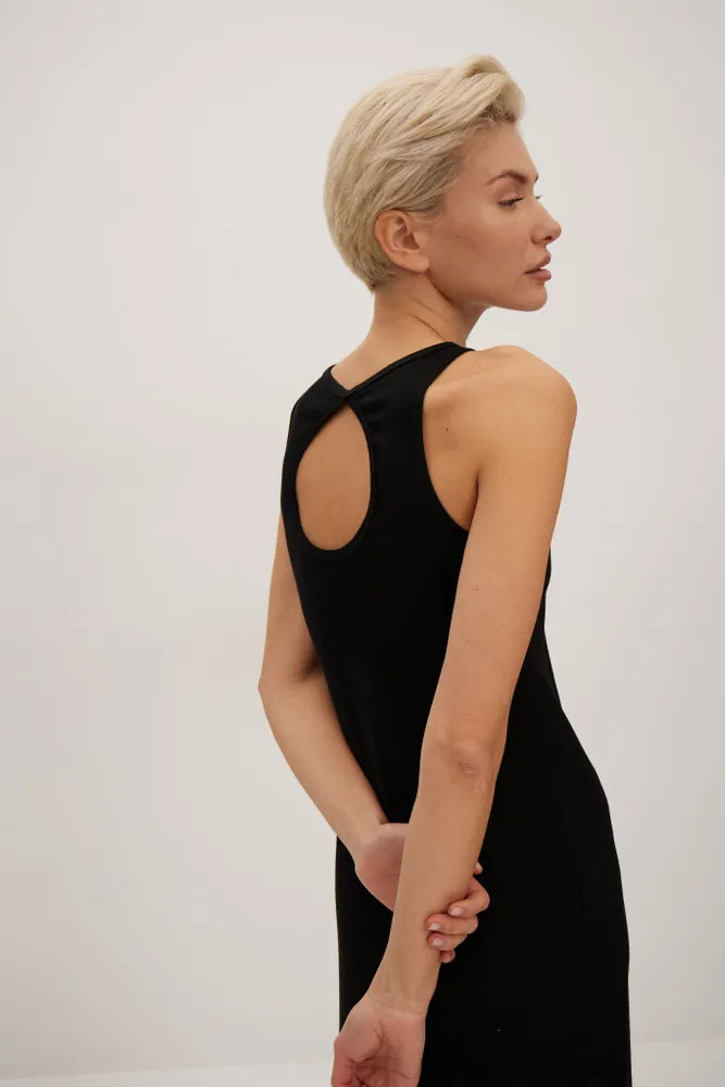 Abito estivo elegante da donna con collo alto | Midi