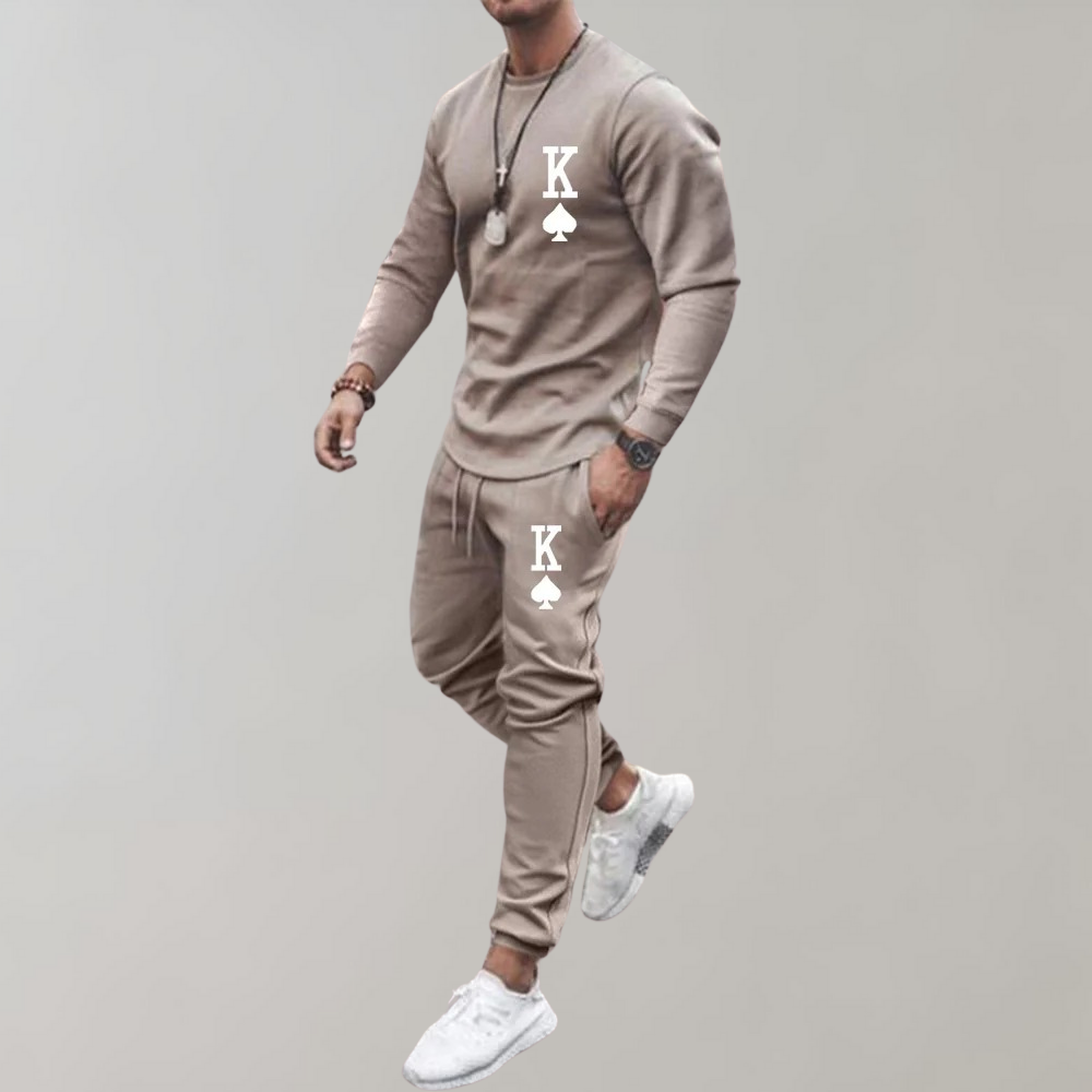 Beige trainingspak voor heren met King-logo, lange mouwen en joggingbroek, comfortabele sportkleding, casual outfit, modieuze herenkleding.