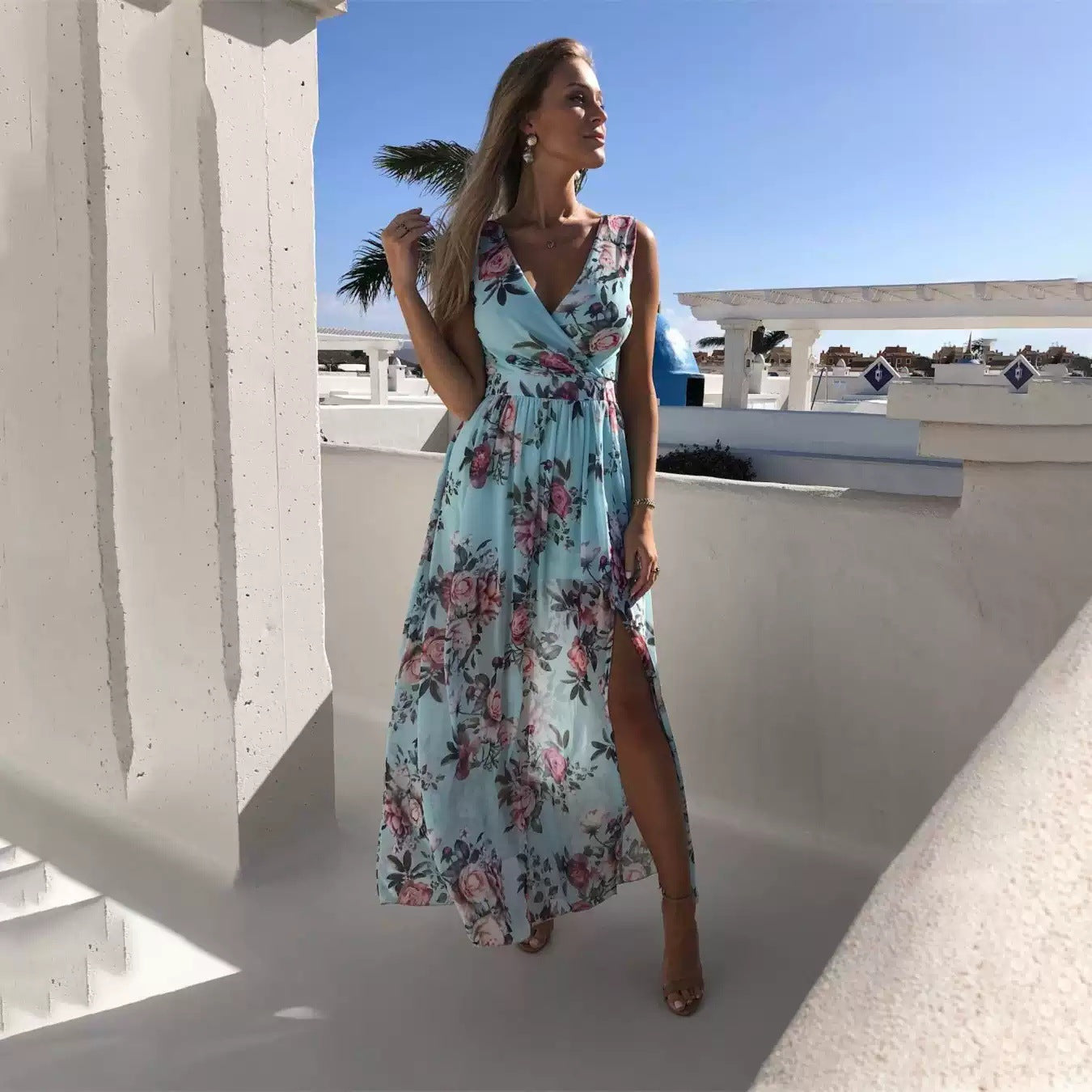 Abito estivo leggero da donna con stampa floreale e spacco alto | Maxi