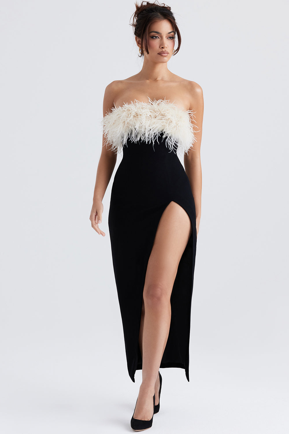 Abito da sera lungo da donna rifinito con piume di lusso | Maxi