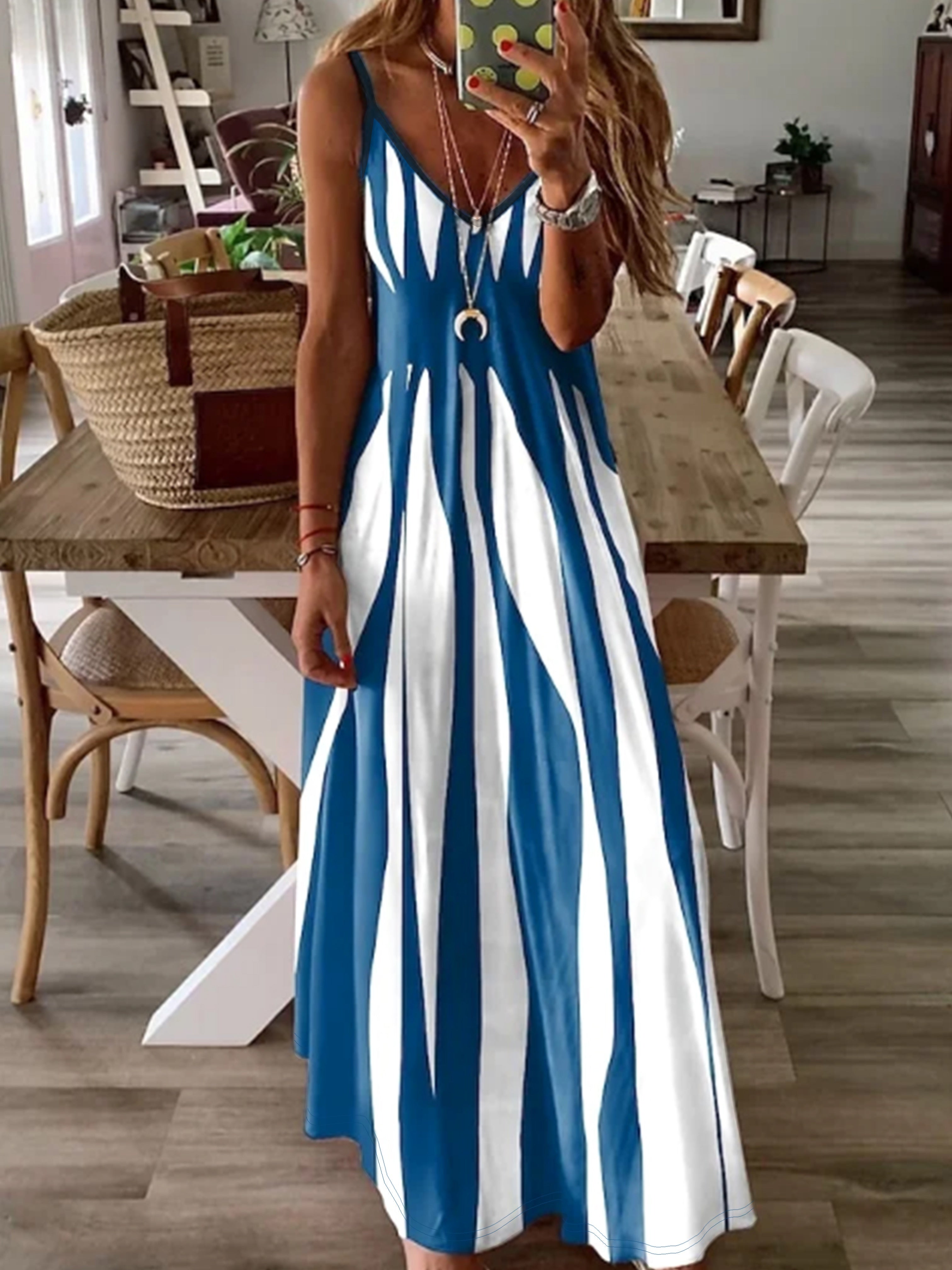 Abito estivo affilato da donna con motivo bianco e nero | Maxi