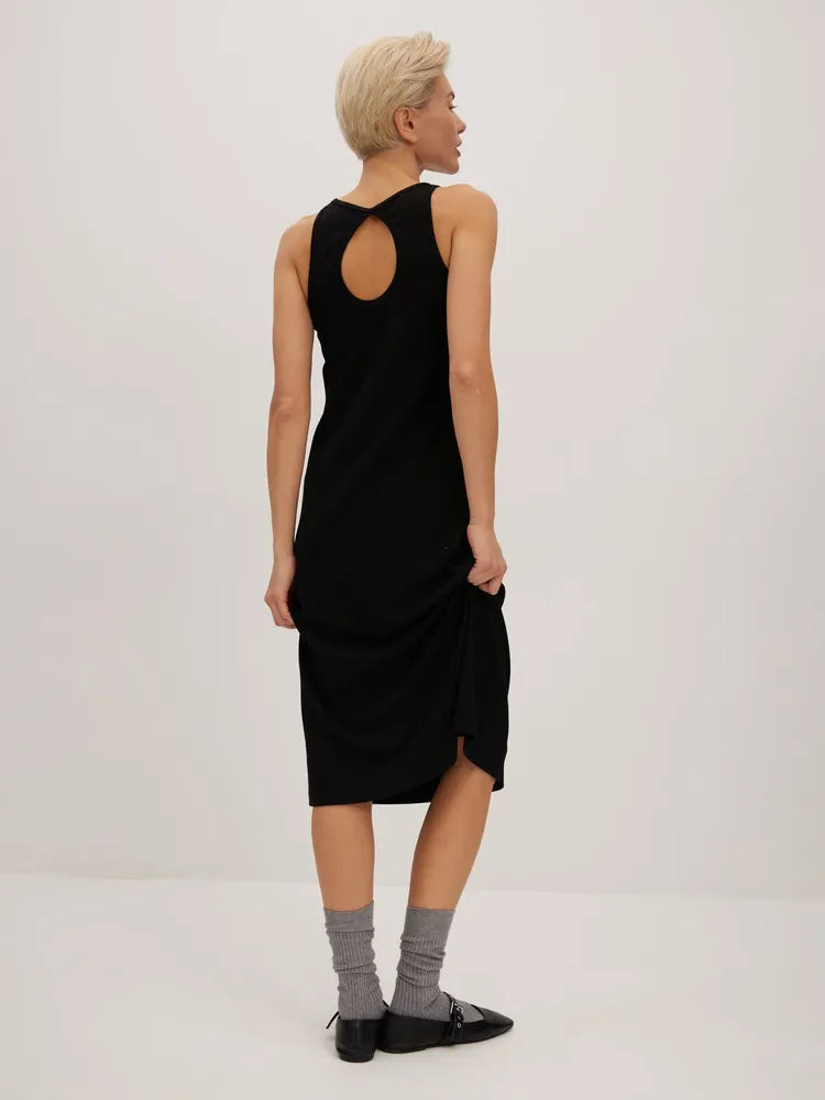 Abito estivo elegante da donna con collo alto | Midi
