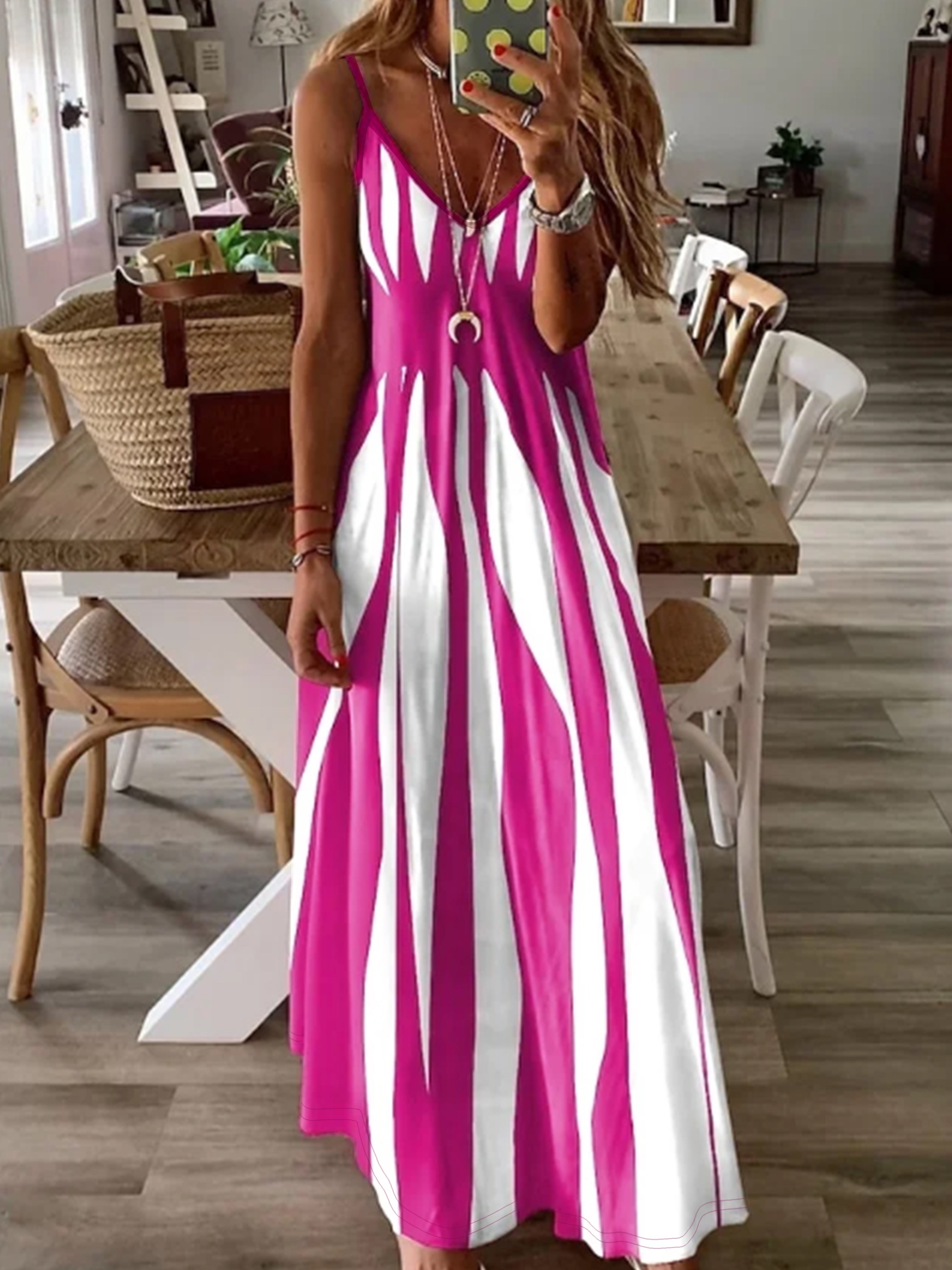 Abito estivo affilato da donna con motivo bianco e nero | Maxi