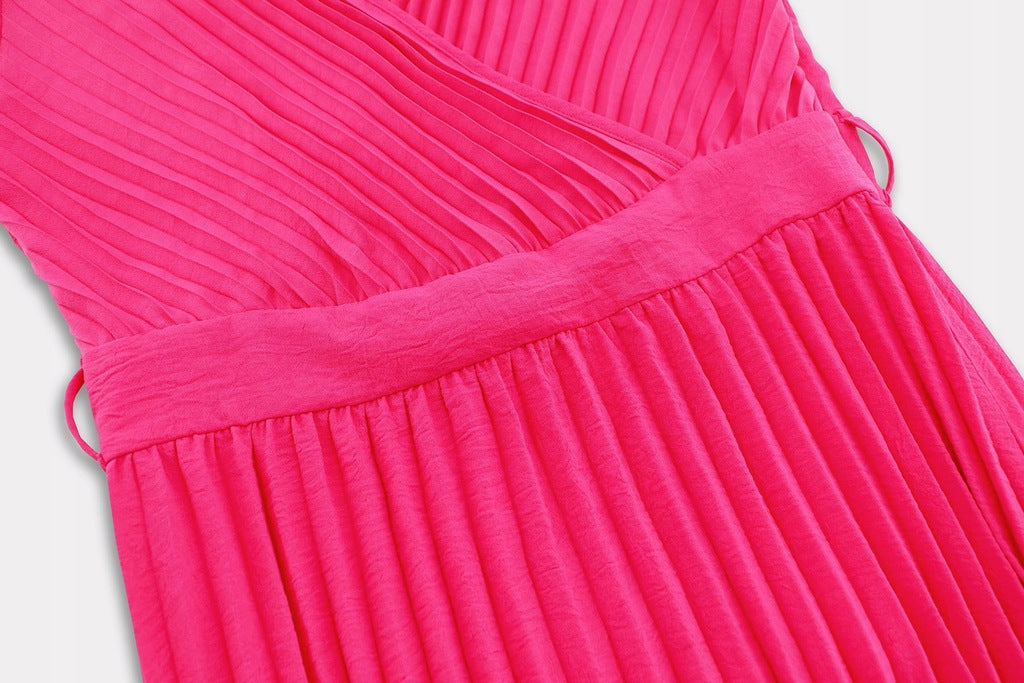 Abito estivo elegante da donna con plissé e cintura | Midi