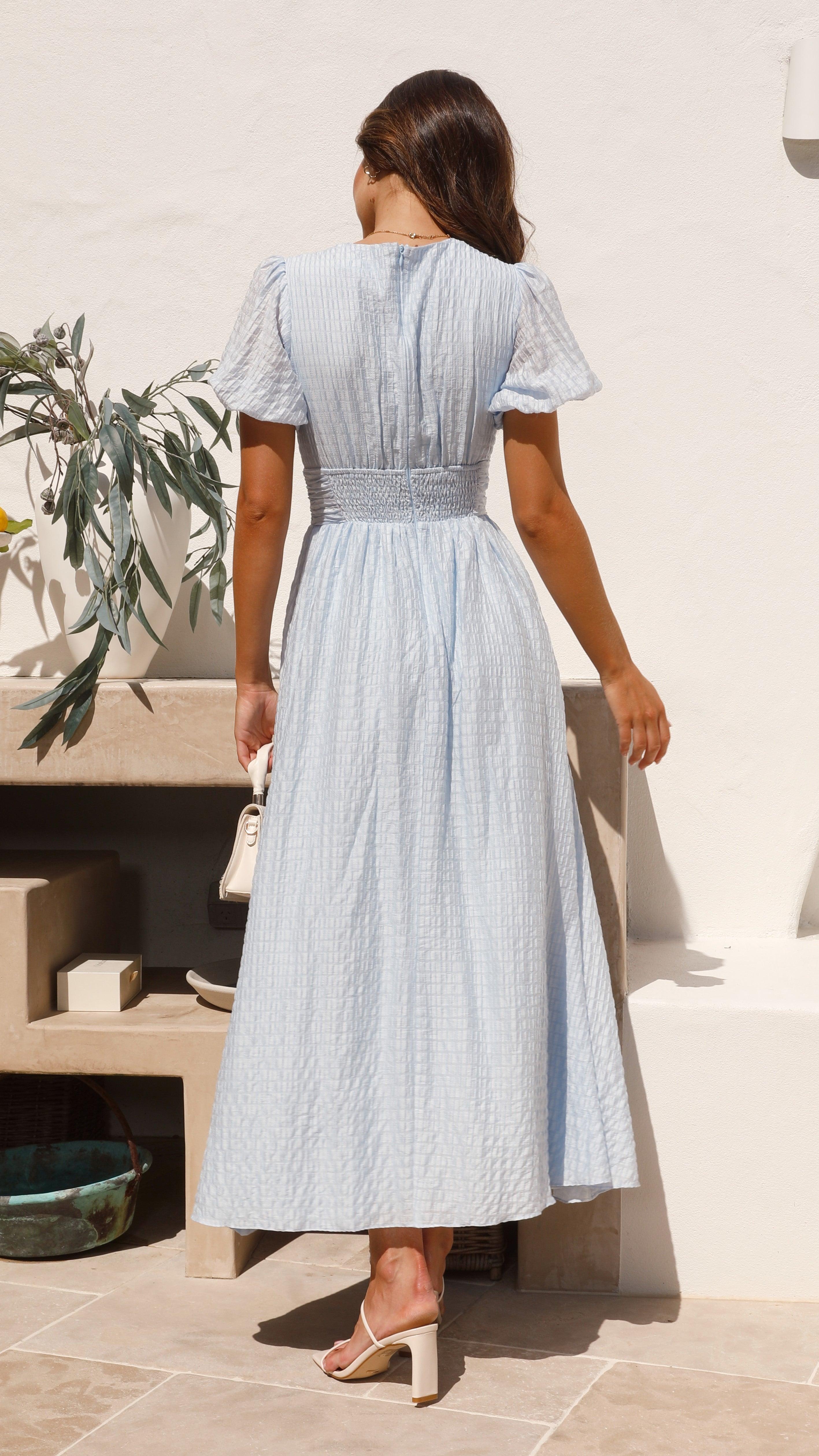 Abito estivo elegante da donna con dettagli a bottoni | Maxi